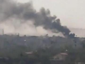 Una columna de humo causada por las explosiones en Siria Una columna de humo causada por las explosiones en Siria