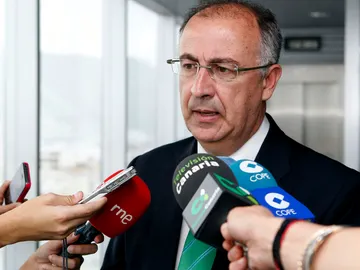 La Junta de Andalucía estudia retirar la rebaja salarial a funcionarios La Junta de Andalucía estudia retirar la rebaja salarial a funcionarios