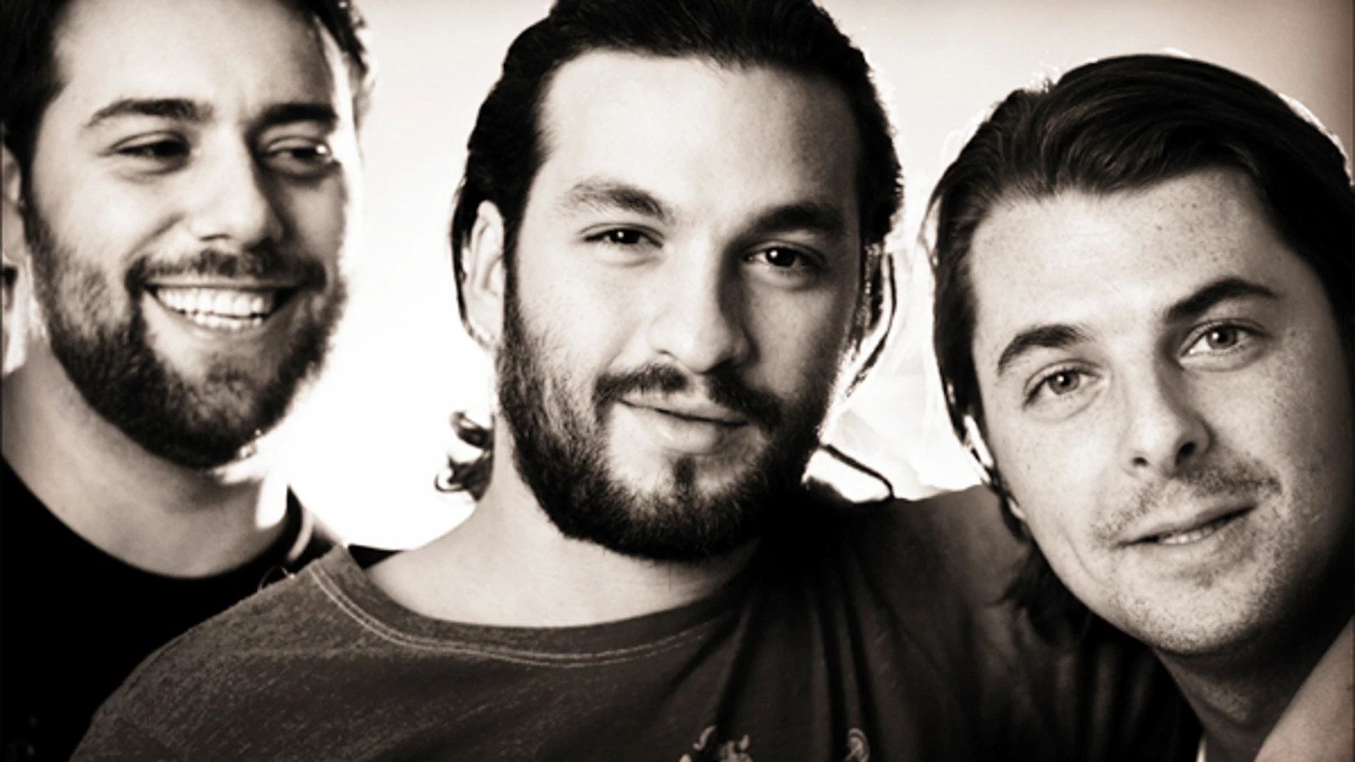 Imagen de archivo del trío sueco Swedish House Mafia. Imagen de archivo del trío sueco Swedish House Mafia.