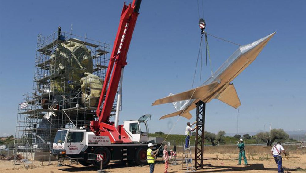 El primer avión del aeropuerto de Castellón