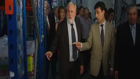 Arias Cañete visita banco de alimentos Arias Cañete visita banco de alimentos