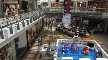 Interior de un centro comercial