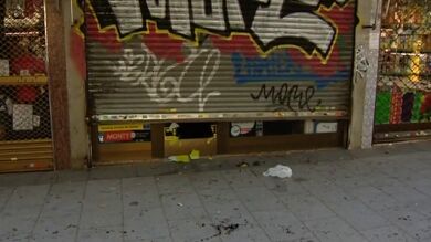 Un hombre muere desangrado tras cortarse un brazo al robar en un locutorio
