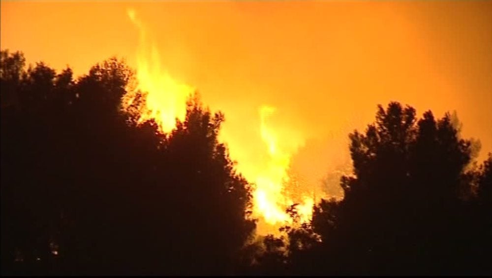 El incendio de Girona sigue sin estar controlado