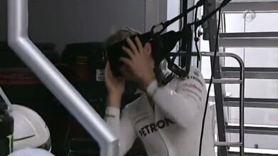 Nico Rosberg calienta antes de la clasificación