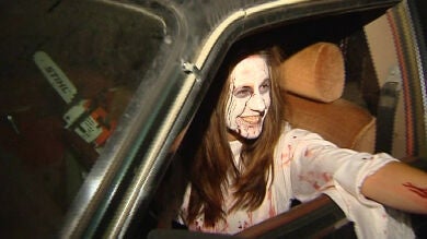 Los habitantes de una aldea ourensana se transforman en zombies para atraer al turismo