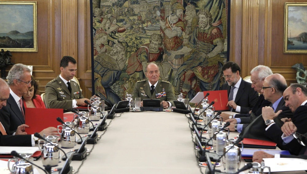 El Rey presidiendo el Consejo de Defensa Nacional