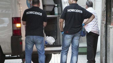Encuentran decapitado a un ex militar en un piso de Zaragoza