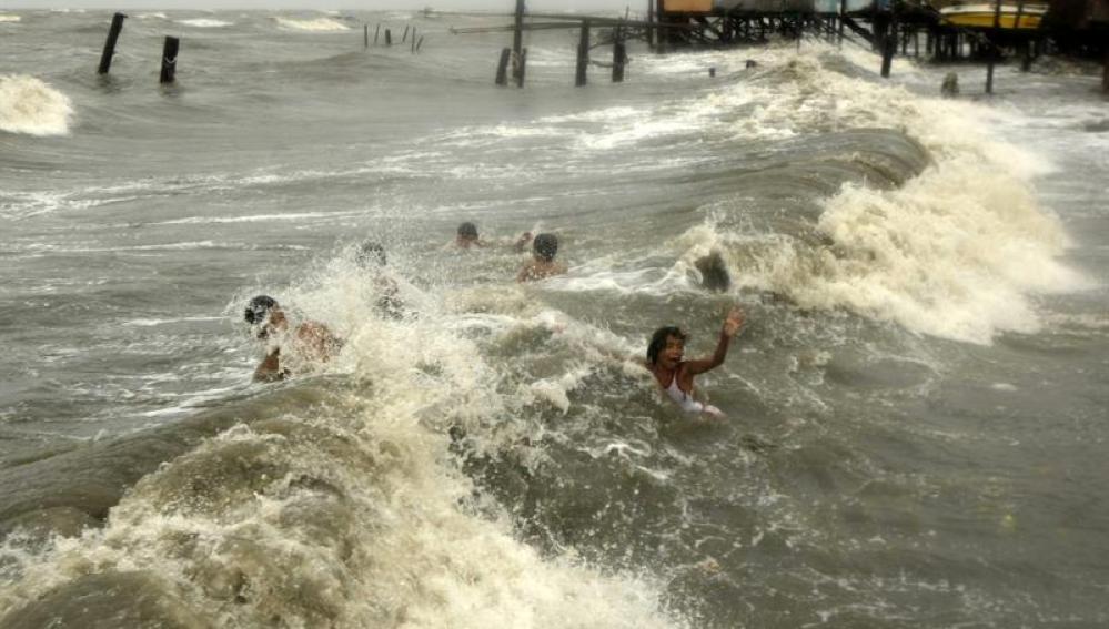 El tifón 'Saola' ha dejado 23 muertos en Filipinas