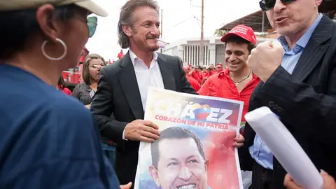 Sean Penn y Hugo Chávez Sean Penn y Hugo Chávez