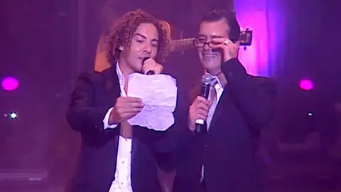 David Bisbal y Antonio Banderas sobre el escenario David Bisbal y Antonio Banderas sobre el escenario