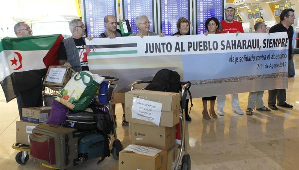 Un grupo de 27 españoles viaja a los campamentos saharauis en Argelia