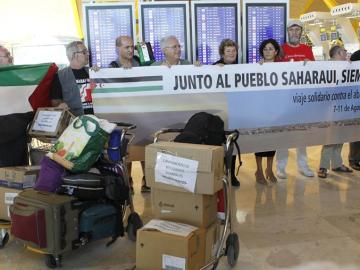 Un grupo de 27 españoles viaja a los campamentos saharauis en Argelia