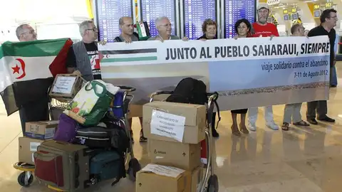 Un grupo de 27 españoles viaja a los campamentos saharauis en Argelia Un grupo de 27 españoles viaja a los campamentos saharauis en Argelia