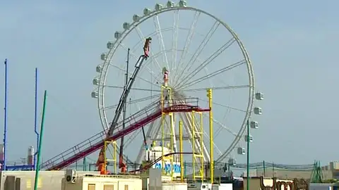 En el ferial de Málaga han instalado este año la noria más grande de Europa En el ferial de Málaga han instalado este año la noria más grande de Europa