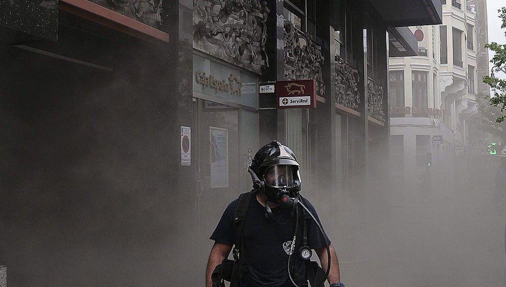 El ayuntamiento de León arde sin control