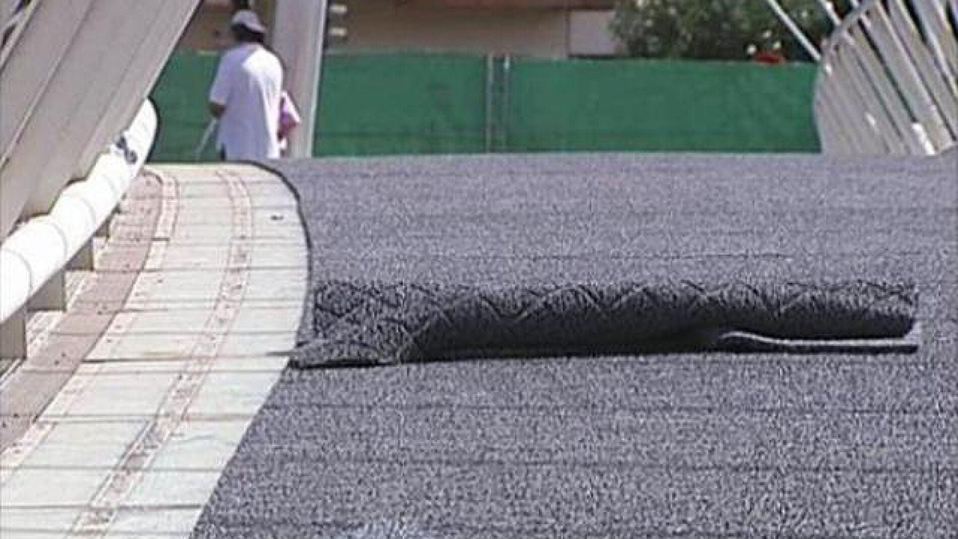 Moqueta sobre el puente de Calatrava