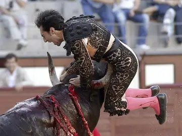 El diestro Fernando Cruz ha resultado herido El diestro Fernando Cruz ha resultado herido