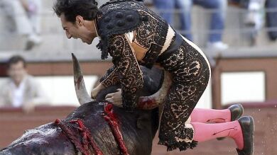 Fernando Cruz sufre dos cornadas graves en Las Ventas