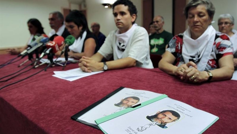 Miembros del colectivo de apoyo a presos de ETA Etxerat
