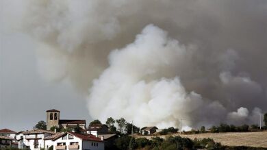 El incendio en Navarra, controlado tras quemar 12 hectáreas de pinar