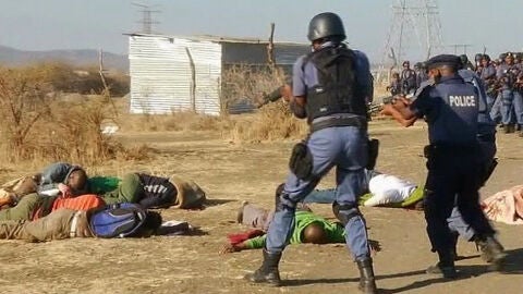 34 mineros muertos en Sur&aacute;frica