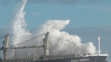 Rescatan a 22 tripulantes de un buque en la región de Valparaíso