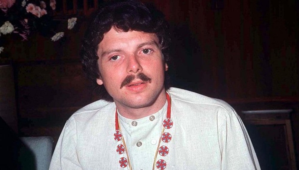 El cantante Scott McKenzie