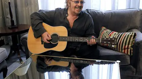 Umberto Tozzi a la guitarra Umberto Tozzi a la guitarra