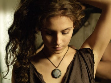Aura Garrido interpreta a Cora