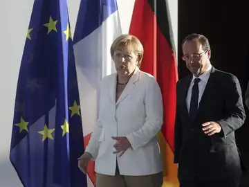 Angela Merkel y François Hollande se reúnen en Berlín Angela Merkel y François Hollande se reúnen en Berlín