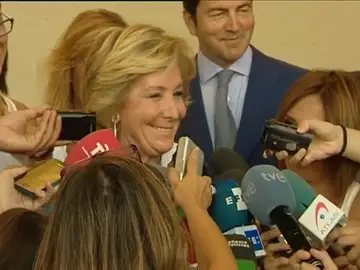 Aguirre da una sonrisa por respuesta al ser preguntada por Eurovegas Aguirre da una sonrisa por respuesta al ser preguntada por Eurovegas