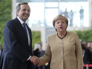Merkel se reúne con Samaras para hablar sobre Grecia Merkel se reúne con Samaras para hablar sobre Grecia