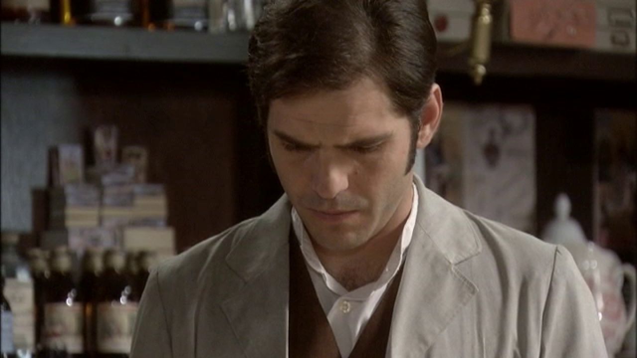 Héctor recibe una carta del doctor Cervantes