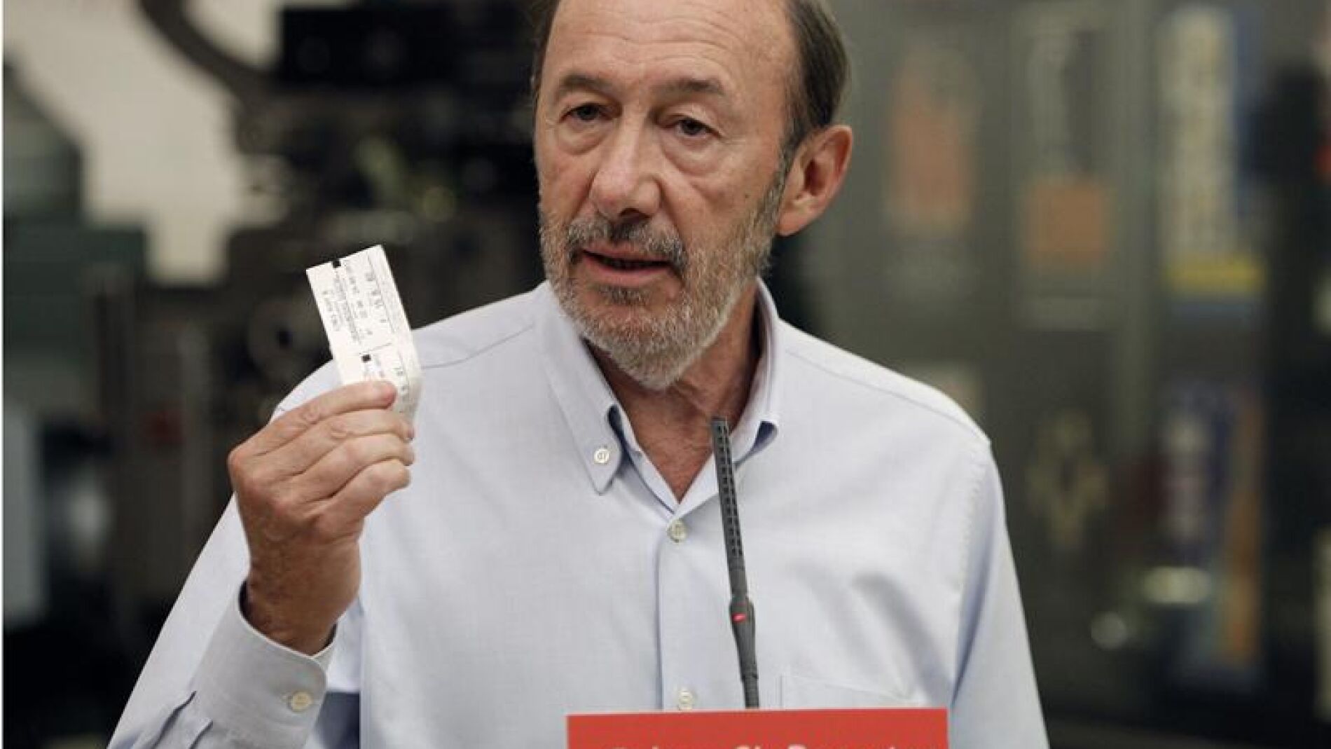  Rubalcaba plantea gravar la Loter&iacute;a para no subir el IVA escolar ni cultural
