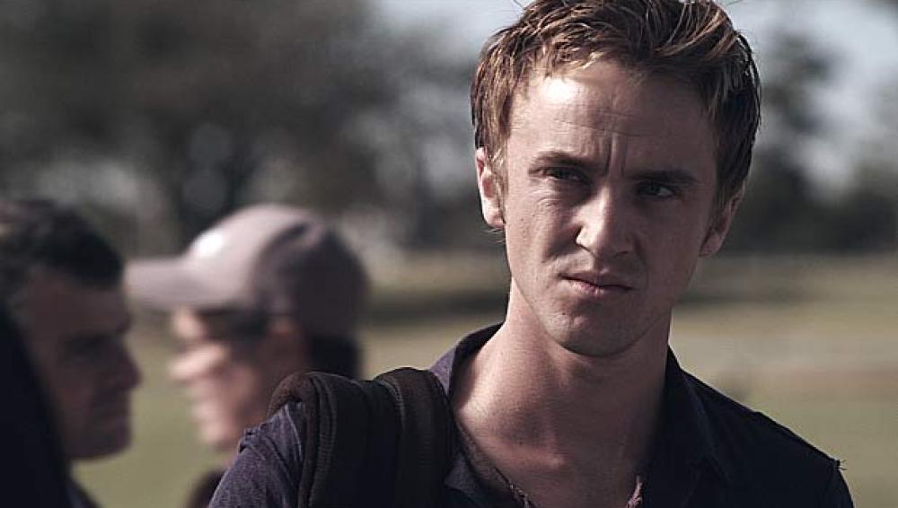 En 'Desde el rough' Tom Felton nos muestra sus habilidades para el golf