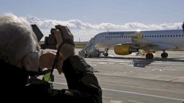 Escoltan un avión de Vueling hasta Holanda