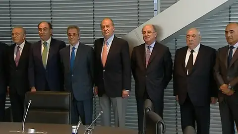 El Rey comenta con los grandes empresarios las estrategias de salida de la crisis El Rey comenta con los grandes empresarios las estrategias de salida de la crisis