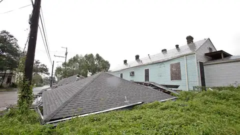 Casa destruida por los fuertes vientos de 'Isaac' Casa destruida por los fuertes vientos de 'Isaac'