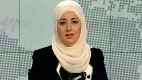 Primera presentadora con Velo en Egipto Primera presentadora con Velo en Egipto