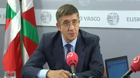 Patxi López confirma que el PSE mantiene contactos con la izquierda abertzale Patxi López confirma que el PSE mantiene contactos con la izquierda abertzale