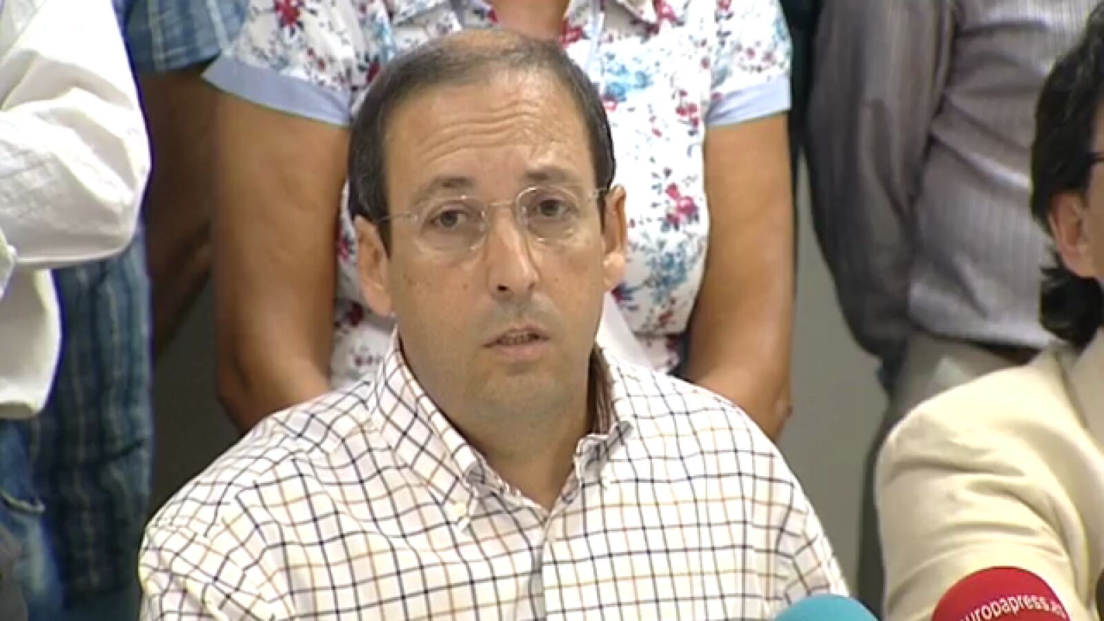 Los funcionarios no descartan una huelga general y convocan un paro el día 12 