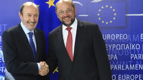 Rubalcaba con Martin Schulz, presidente del Parlamento Europeo Rubalcaba con Martin Schulz, presidente del Parlamento Europeo