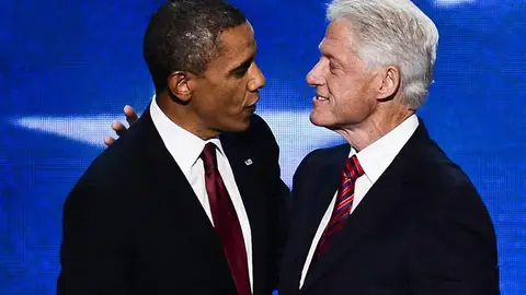 Barack Obama saluda a Bill Clinton Barack Obama saluda a Bill Clinton