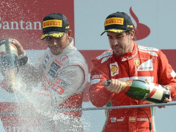 Hamilton y Alonso en el podio