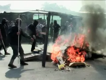 Enfrentamientos en Chile tras una manifestación por el derrocamiento de Allende Enfrentamientos en Chile tras una manifestación por el derrocamiento de Allende