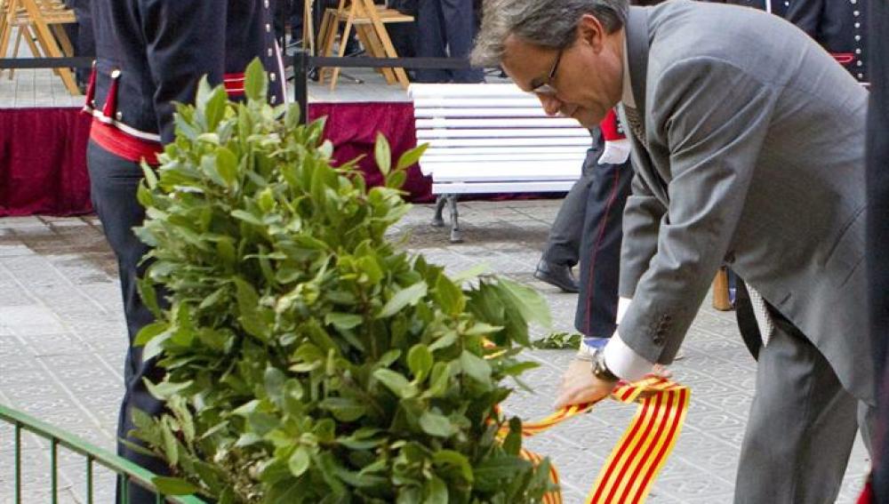 Una veintena de independentistas amenaza a Alicia Sánchez-Camacho en la diada