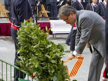 Una veintena de independentistas amenaza a Alicia Sánchez-Camacho en la diada Una veintena de independentistas amenaza a Alicia Sánchez-Camacho en la diada