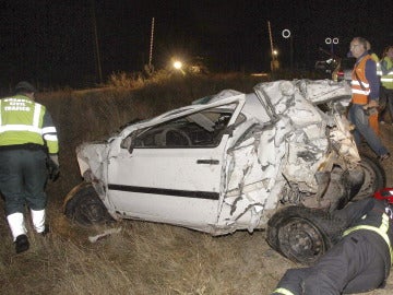 Un coche es arrollado por un tren en la provincia de Palencia