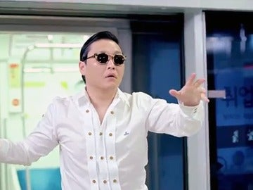 Psy en el videoclip Gangnam Style